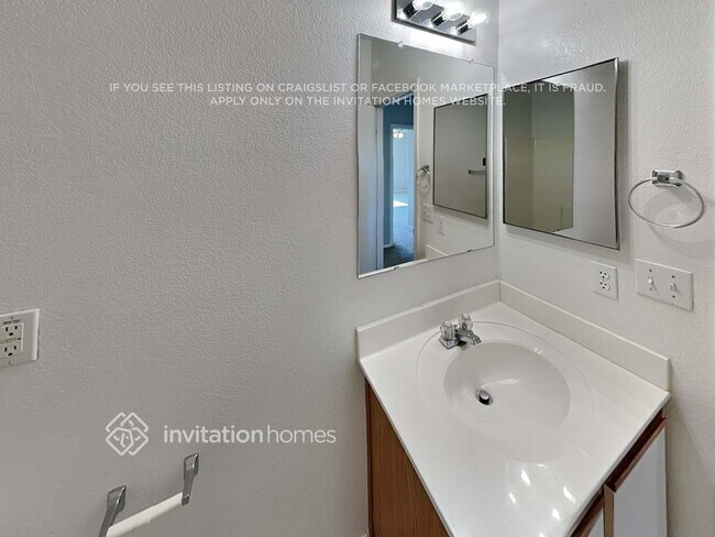 Building Photo - 13133 W Ventura St