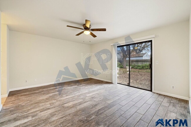 Building Photo - 9146 Blue Fox Way