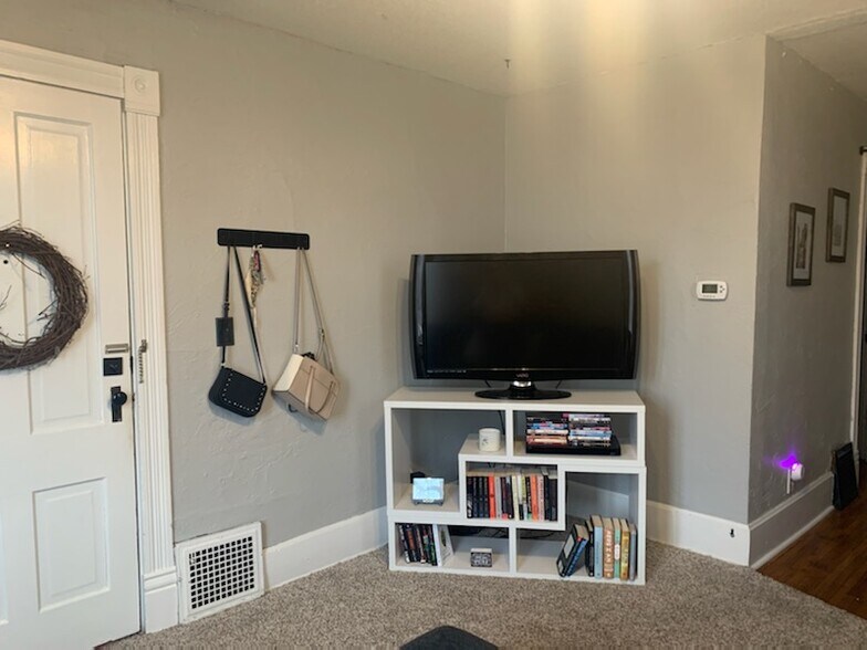 Living Room - 605 E Main St