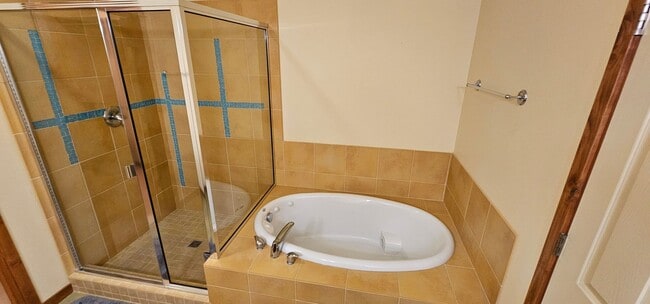Building Photo - Beautiful 3 Bed 2 Bath One-Level Home Available in Quiet Neighborhood