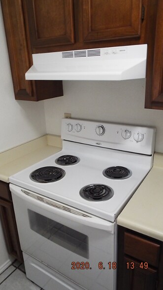 Building Photo - 5513 Lochmoor