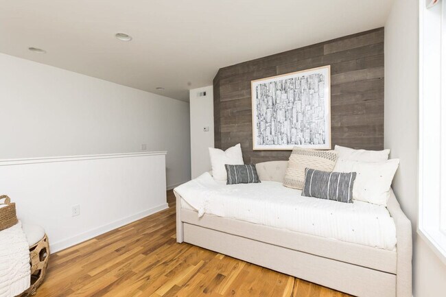 Building Photo - 5604 New York Ave