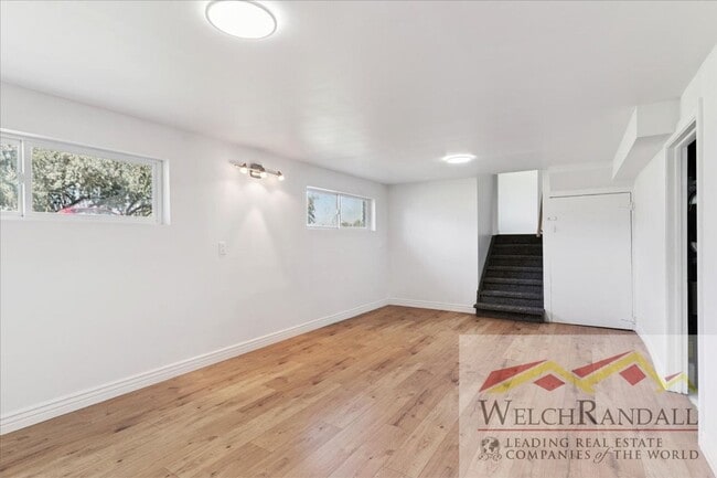 Building Photo - Charming Single Family Home in Hooper