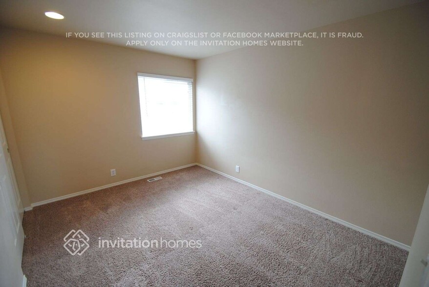 Building Photo - 17804 W Country Club Dr