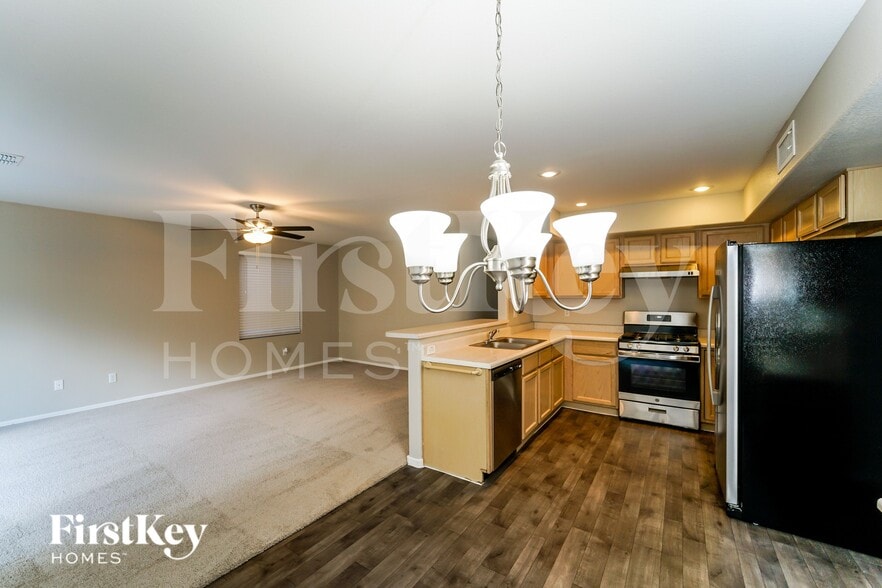 Building Photo - 7741 E Calle Bien Nacida