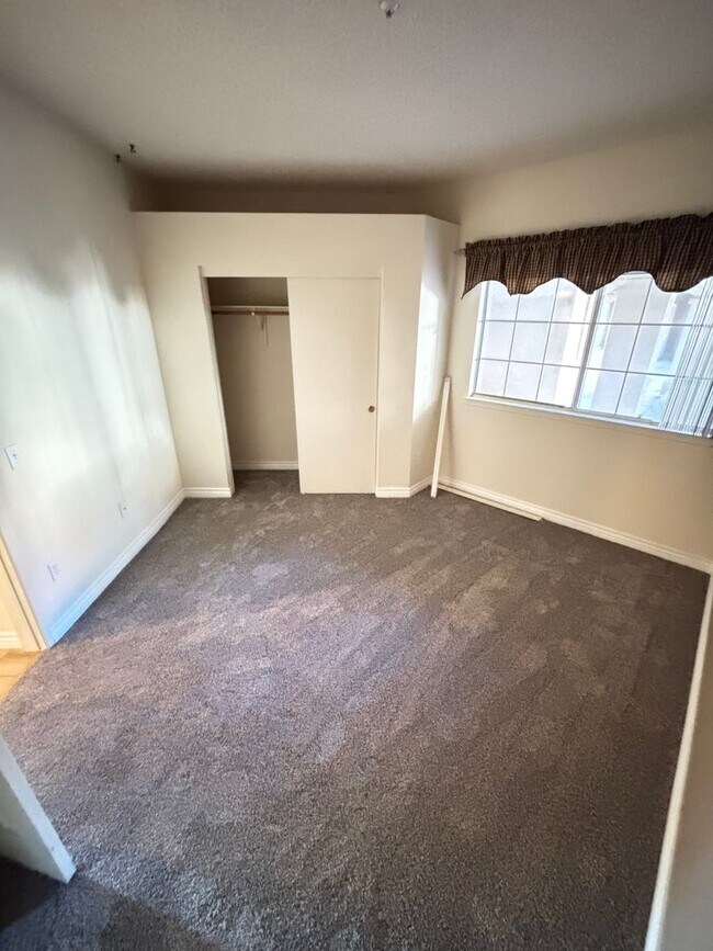 Building Photo - 2 BEDROOM IN 55+ COMMUNITY OF JESS RANCH