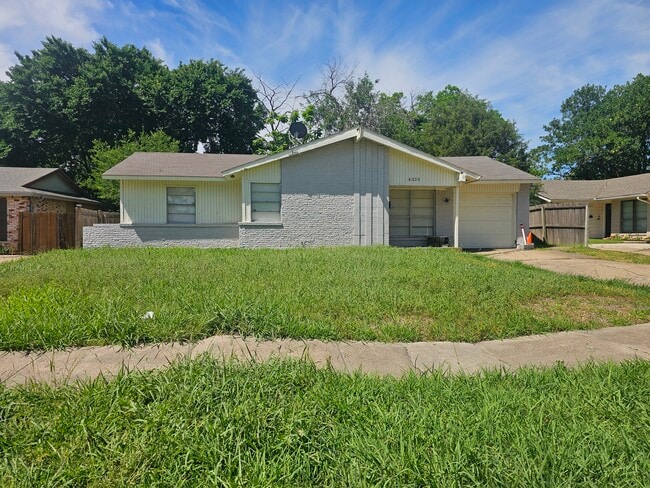 Primary Photo - 4325 Chestnut Dr