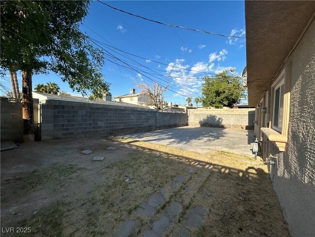 Building Photo - 4521 Swandale Ave
