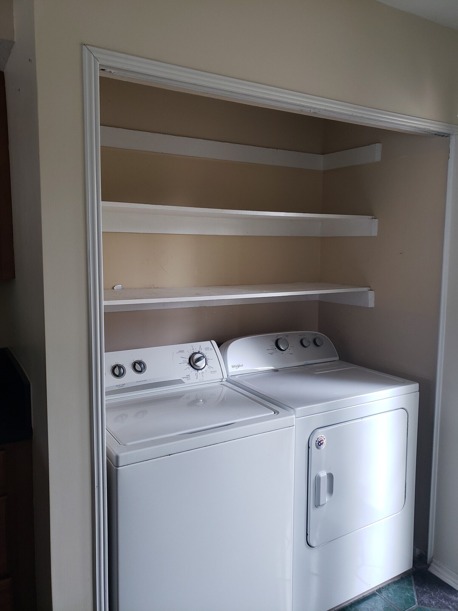 Building Photo - 7859 La Sierra Ct