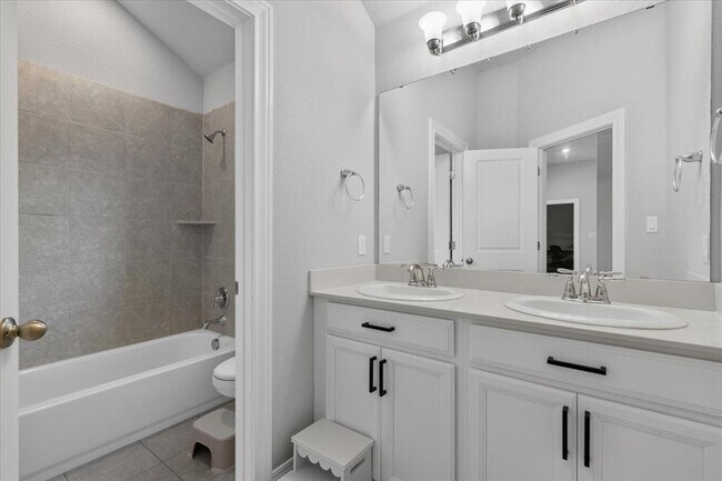 Building Photo - 1317 Highwater Dr