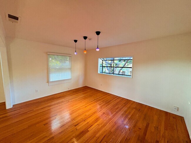 Building Photo - Secluded 3 Bedroom House in Encinitas