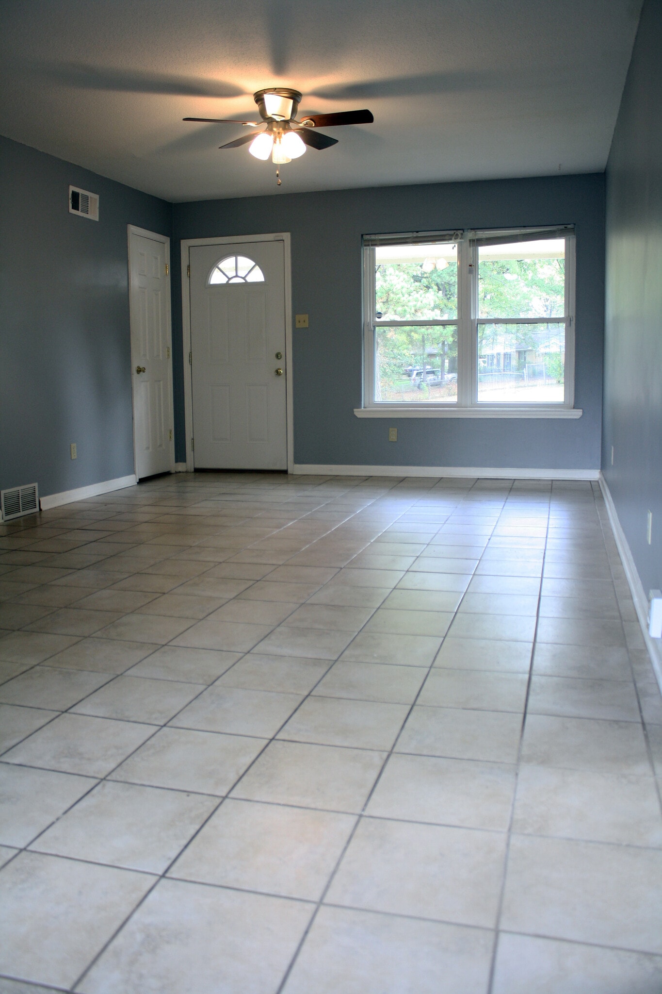 Living Room - 2555 Eastbrook Dr