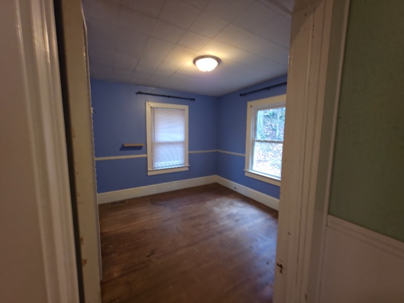 Building Photo - 105 Locust St