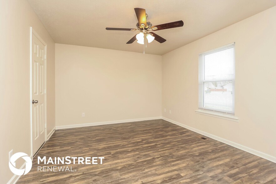 Building Photo - 1143 Woods Edge Dr