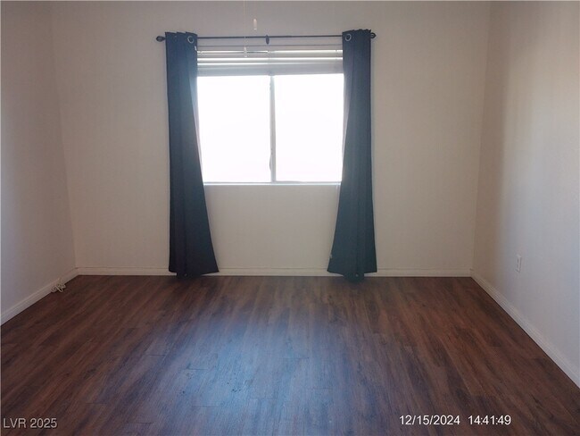 Building Photo - 855 N Stephanie St