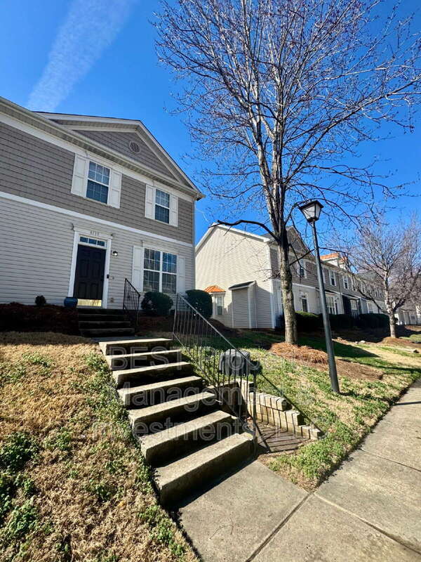 Building Photo - 8130 Kings Creek Dr