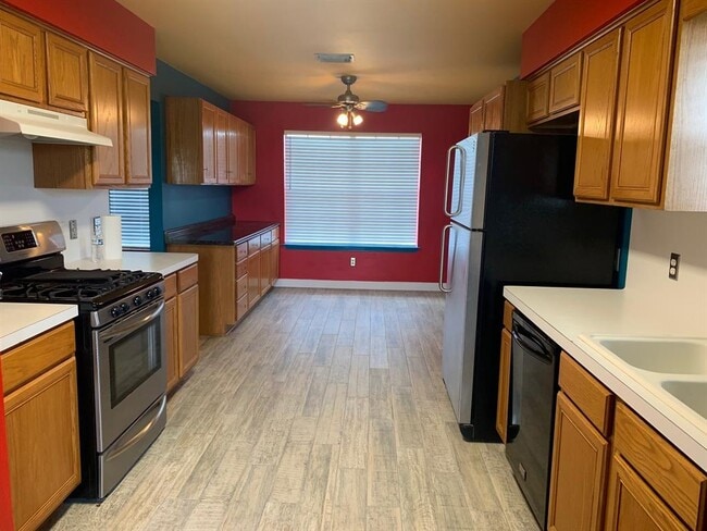 Building Photo - 13605 Ralph Ritchie Rd