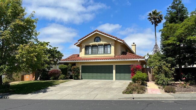 Building Photo - 1079 Sandhurst Dr