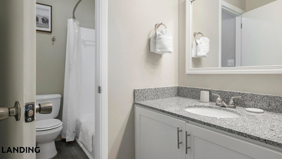 Building Photo - 3450 Manor Dr