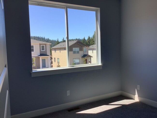 Building Photo - 2410 Fieldcress Rd