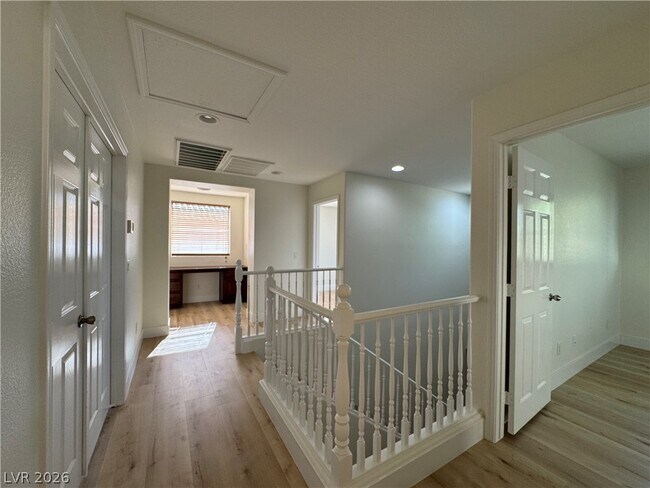 Building Photo - 1030 E Eldorado Ln