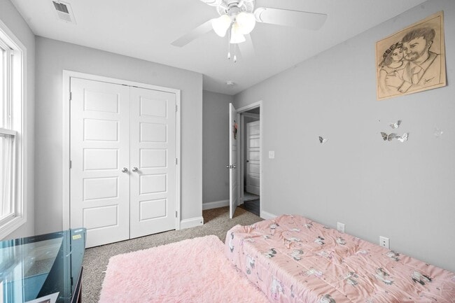 Building Photo - 3 Bedroom 3 Bath Home with Bonus Room For Rent!
