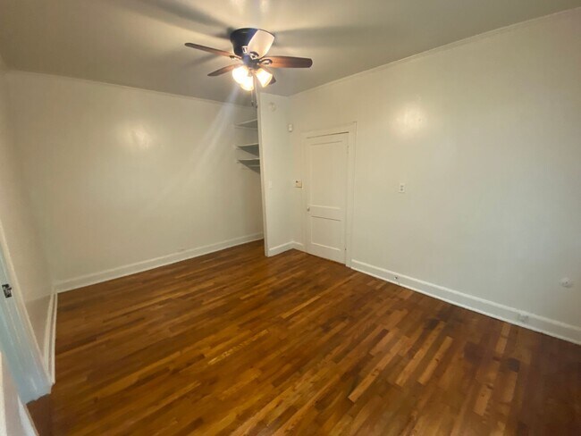 Building Photo - Charming 1 Bedroom Duplex in Trinity Park - Fenced Backyard!