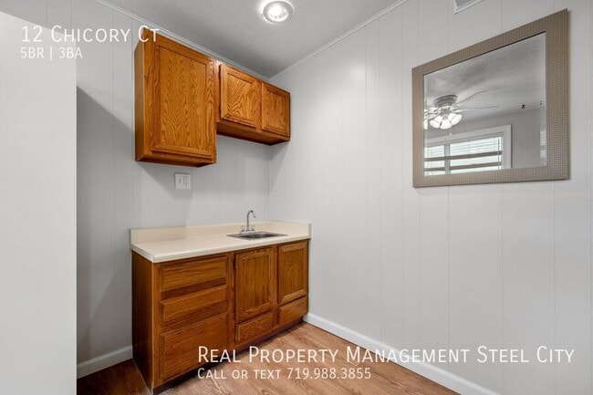 Building Photo - 12 Chicory Ct