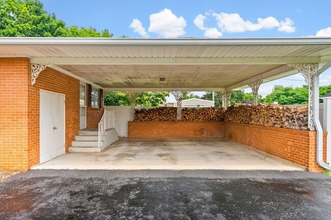 Building Photo - 3424 Leland Cir