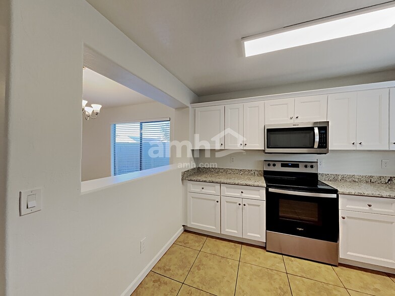 Building Photo - 25753 W Winslow Ave