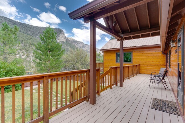 Building Photo - Peaceful Mountain Retreat with Stunning Views in Mount Charleston!