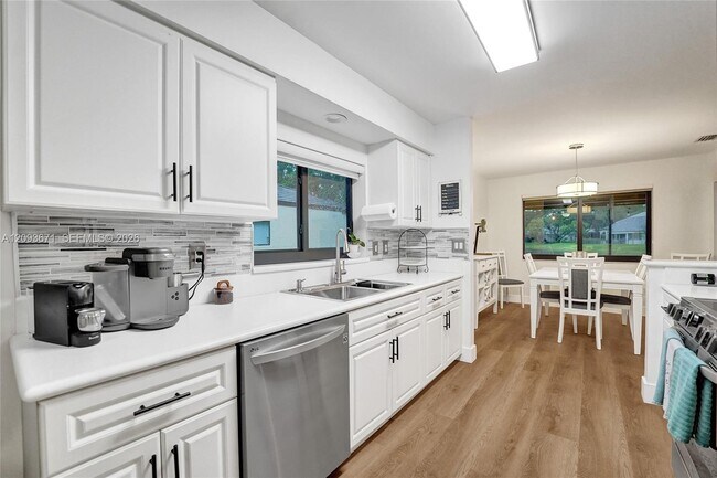 Building Photo - 465 NW 95th Ave