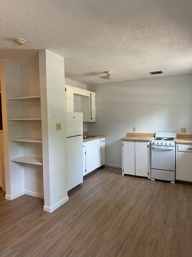 Building Photo - 1600 N Lane UNIT A