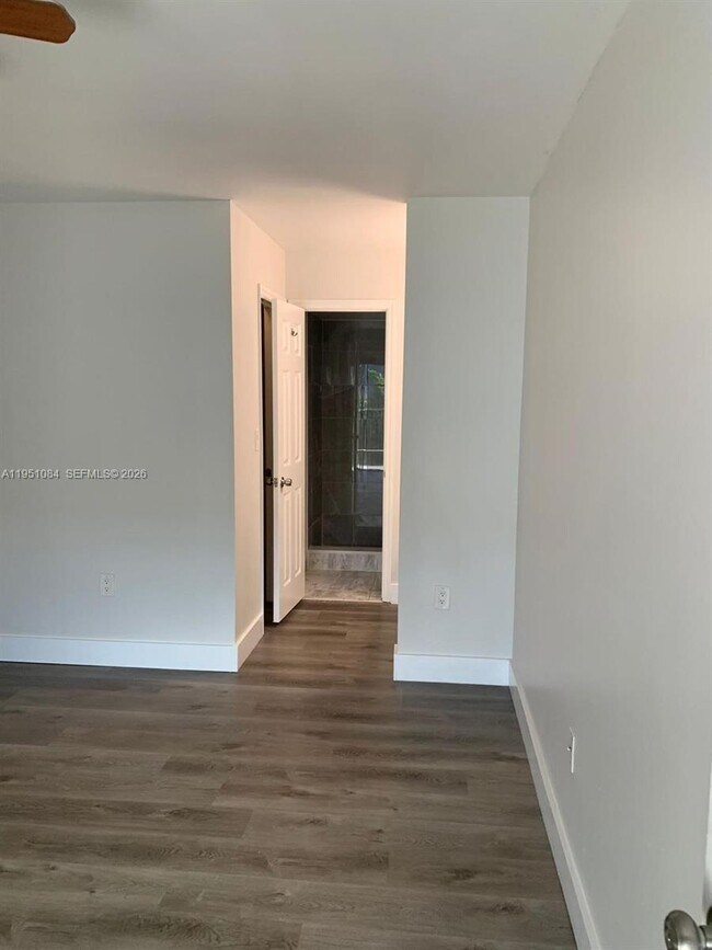 Building Photo - 442 NE 210th Cir Terrace