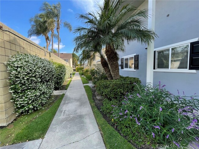 Building Photo - 12100 Montecito Rd