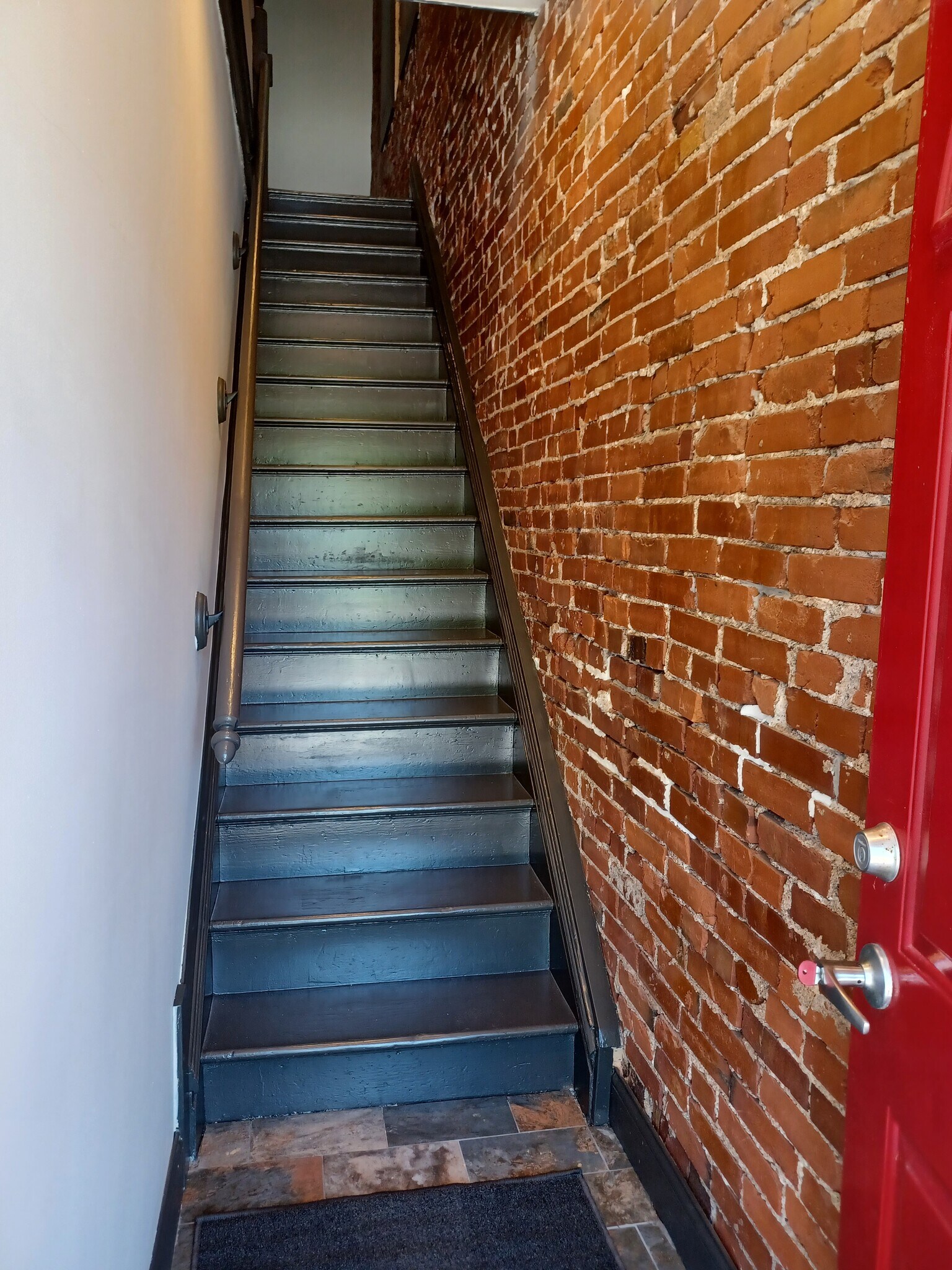 Building Photo - 4214 Chouteau Ave