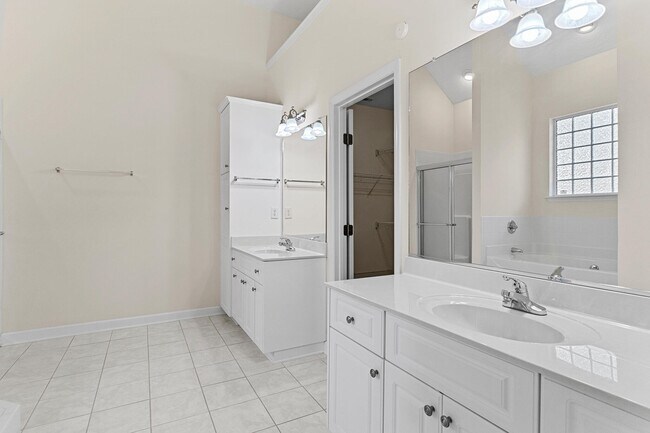 Building Photo - 619 Archard Dr