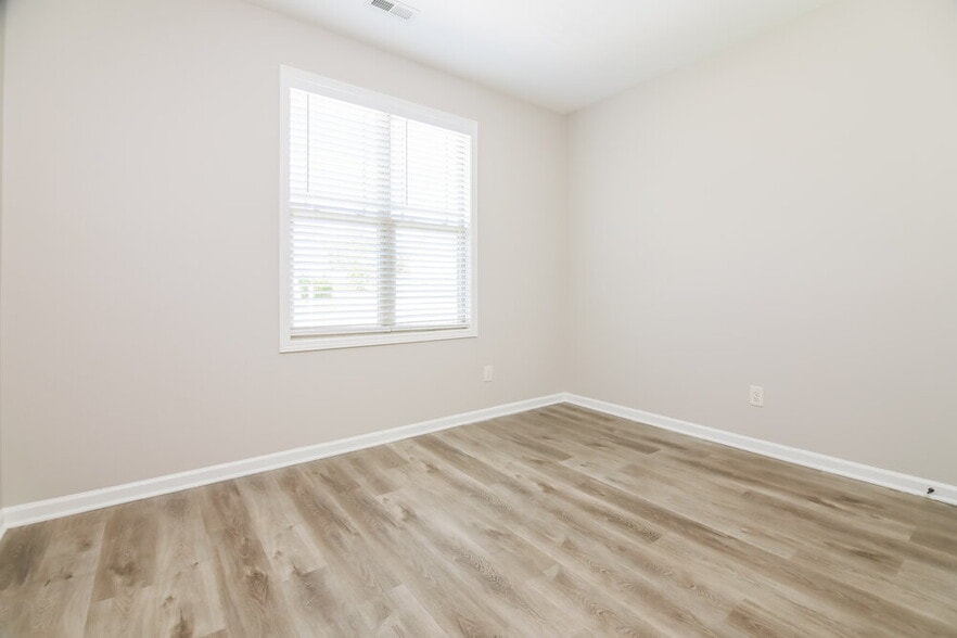 Building Photo - 62 Dropseed Ln