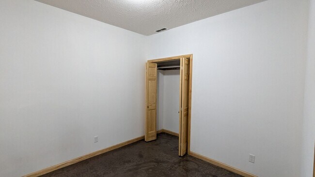 Building Photo - 1600 4th Ave