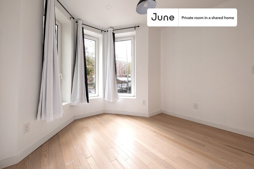 Building Photo - Room in Shared 4 bed/2 bath home in Ditmas Park