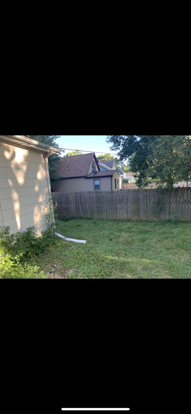 Building Photo - 2635 N Missouri Ave