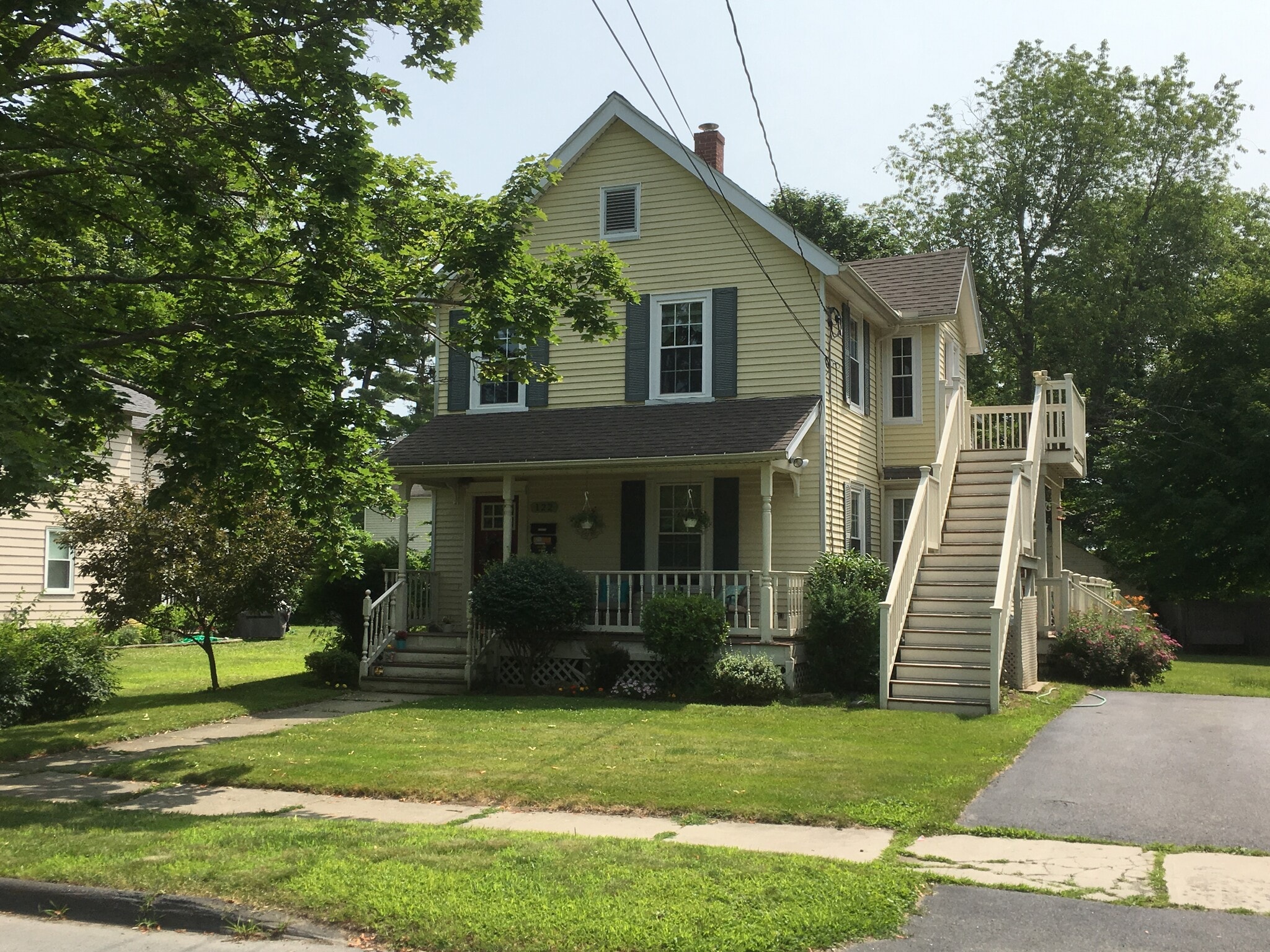 Building Photo - 122 Curtis Ave