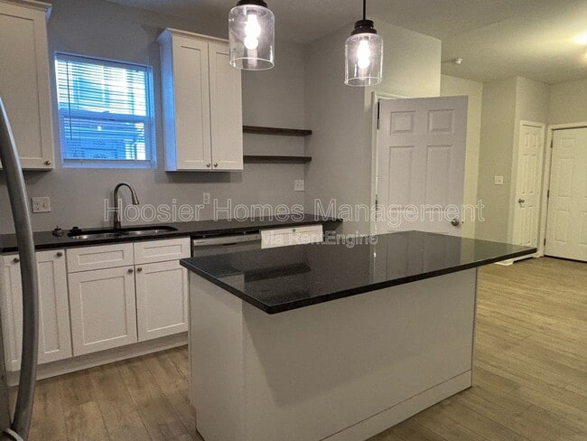 Building Photo - 1338 Barth Ave