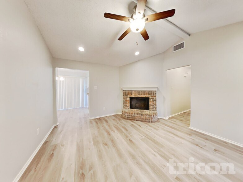 Building Photo - 14605 Otoe Dr