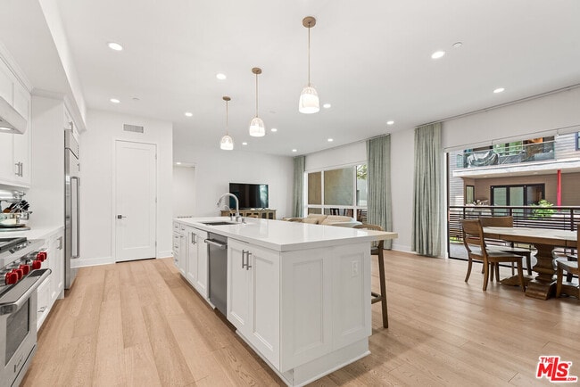Primary Photo - 12763 Shell Pl