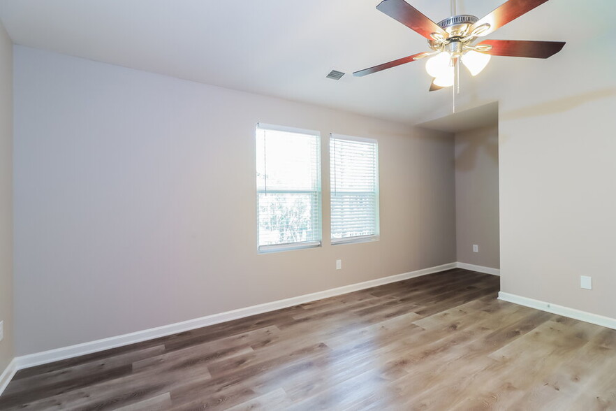 Building Photo - 170 Alton Cir