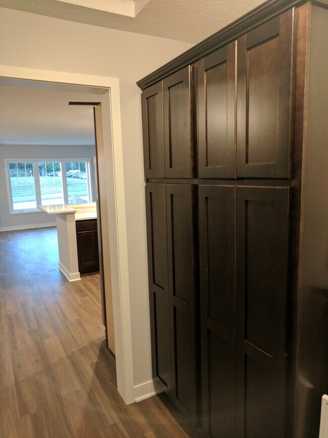 Building Photo - Tripoint Townhomes 220