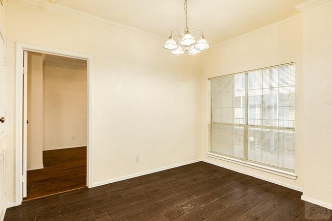 Building Photo - 921 Marine Dr