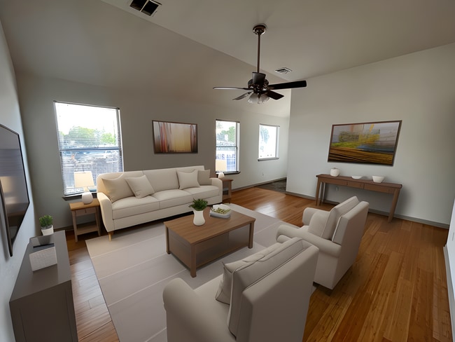 Building Photo - 4Bed/2Bath House w/ detached 2 car garage