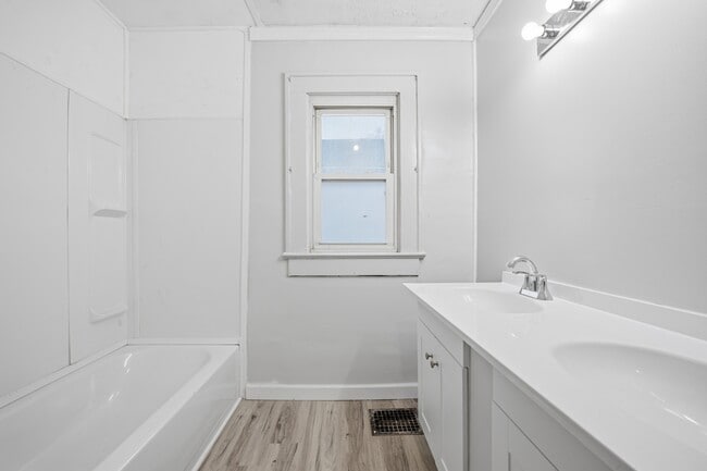 Building Photo - 1843 Ohio Ave